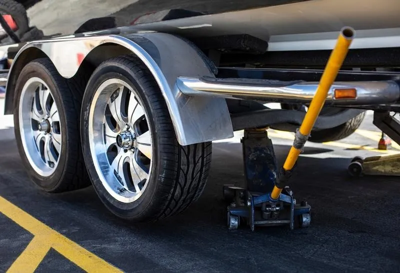 Read more about the article Maintaining Your Aluminum Trailer: Tips for Longevity and Durability