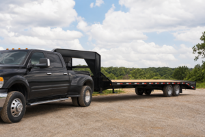 Read more about the article Bumper Pull vs Gooseneck Trailer: The Complete Guide for Texas Buyers